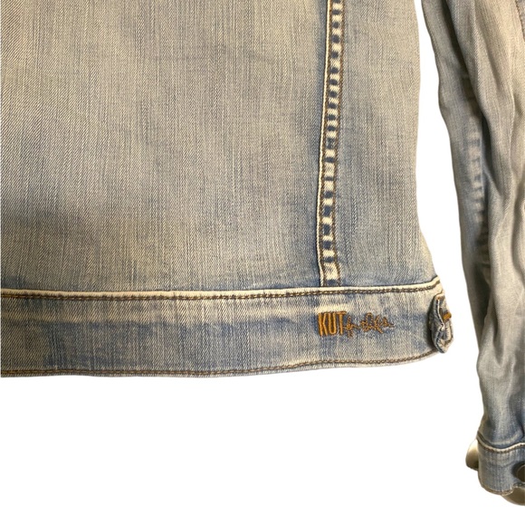 Kut from the Kloth Amelia Denim Light Distressed Jacket - Picture 6 of 9